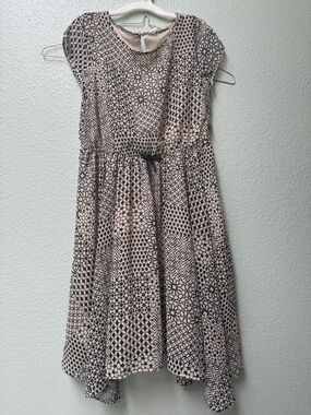 GUC kids sz 9-10y Shortsleeve Black & Cream Patterned asymmetrical dress